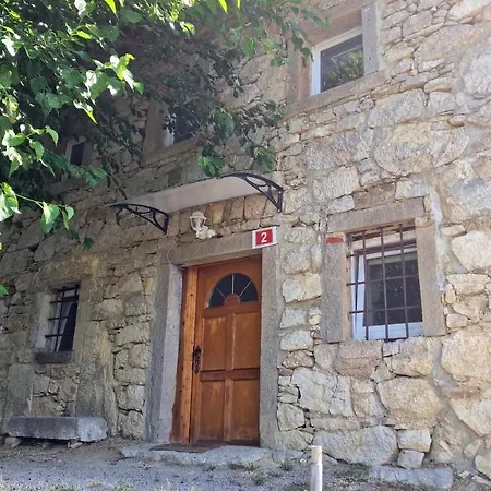 In Traditional Rustic Stone House 아파트 *
